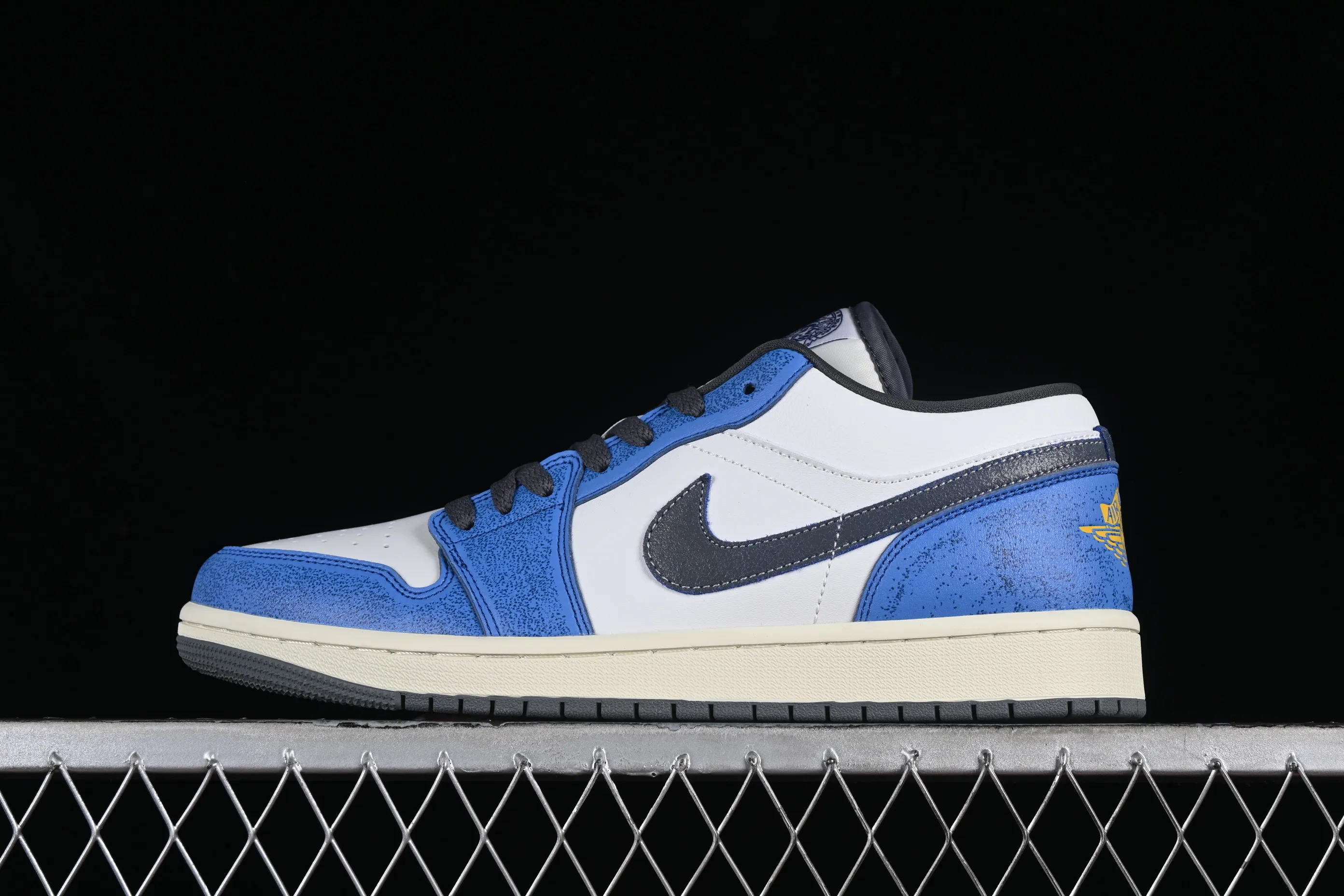 All categories Air Jordan Jordan series basketball shoes Air Jordan 1 Low Air Jordan 1 Low "Flight Vintage" AJ1 Joe 1 distressed white and blue FV8439-104